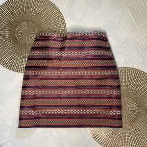 LOFT textured, fully lined skirt size 2. Excellent condition. 14 inch waist.